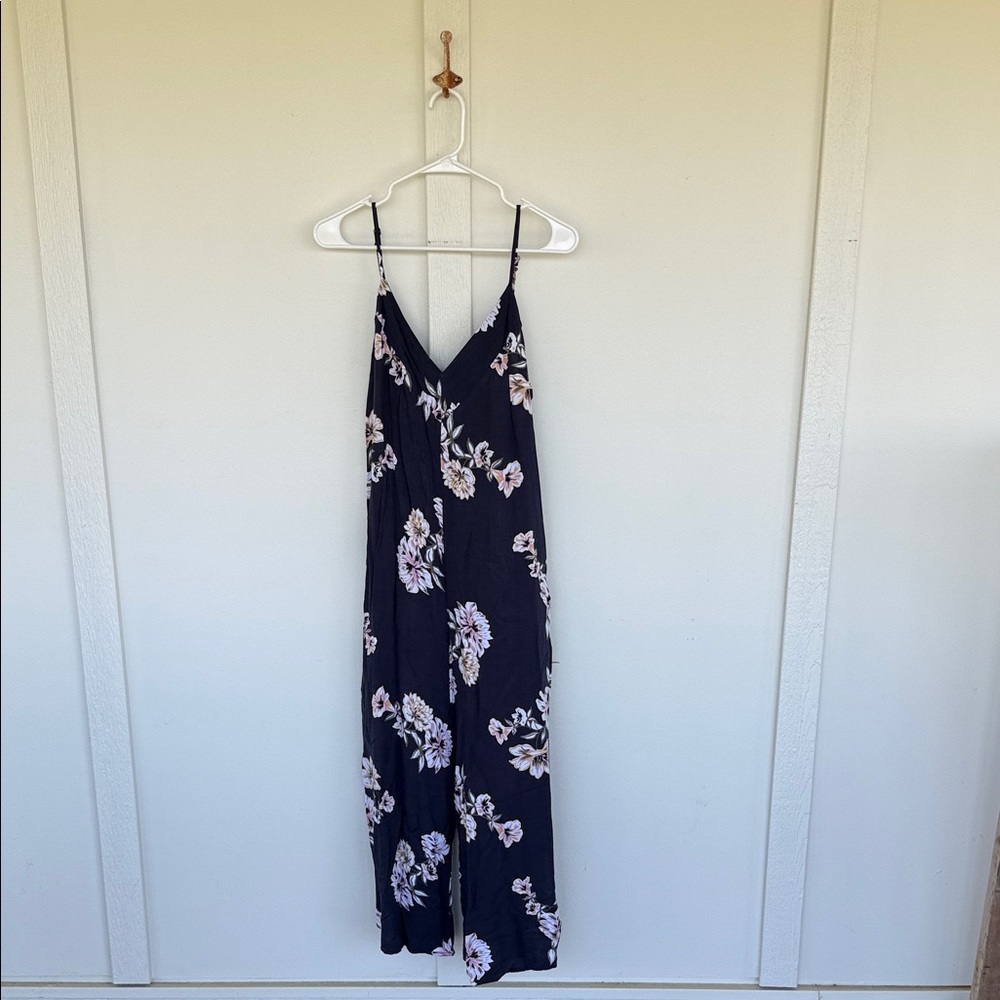 Xhilaration floral capri jumpsuit